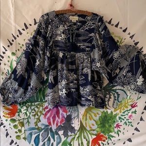 SUCH a great top...casual, beach, boho, so 70s✌️